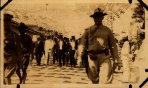 Presidente electo Moncada, caminando en Managua, 1929.